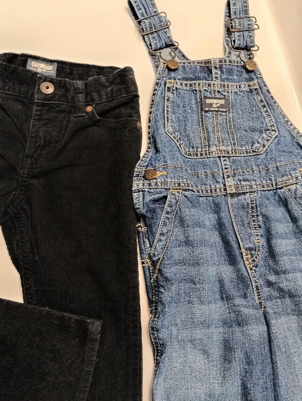 OshKosh B'gosh 3T Bundle: Classic Denim Overalls & Black Corduroy Pants - Excell